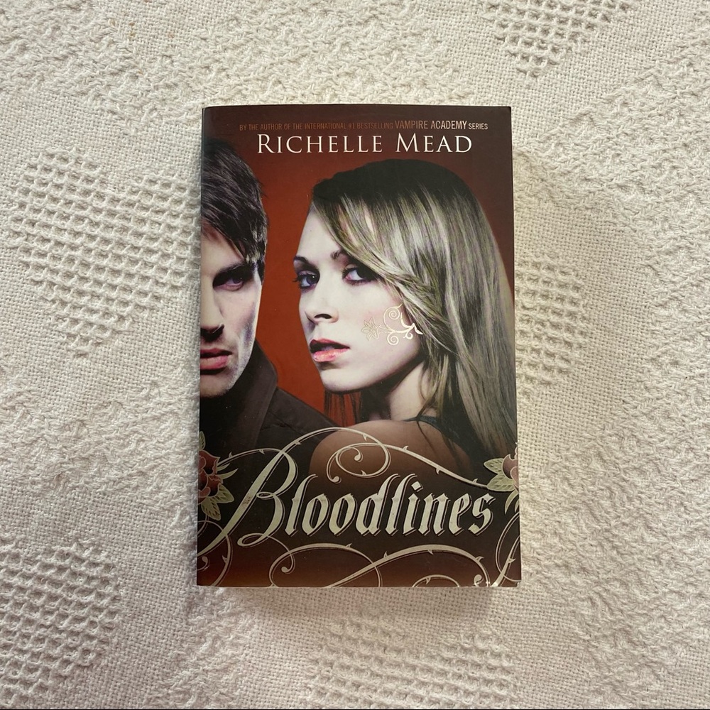 Bloodlines by Richelle Mead